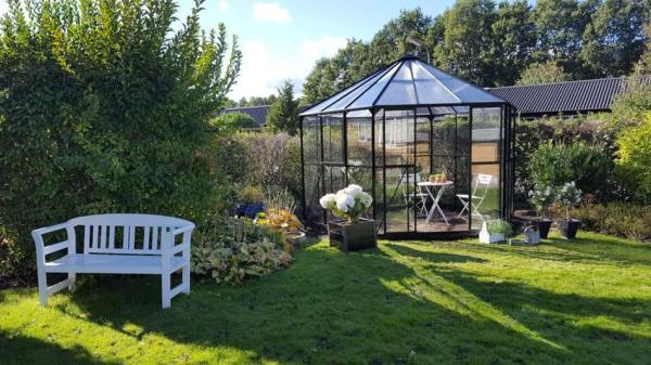 Gewächshaus Halls Atrium 9m² Alu/Schwarz, Seitenteile 3mm Sicherheitsglas, Dach 6mm Polycarbonat(SDPL)